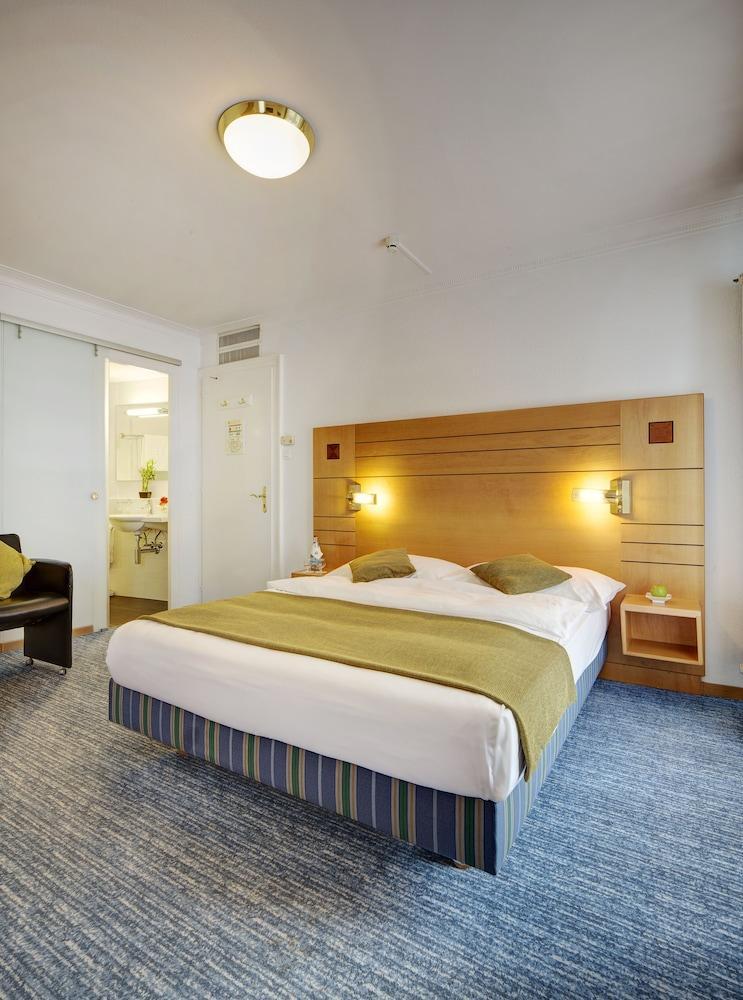 Eden 3* Genève